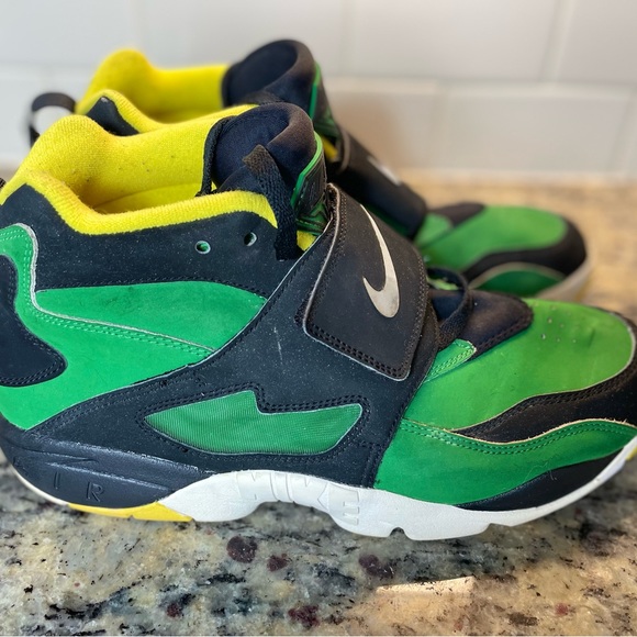 NIKE Air Diamond Turf Oregon Ducks Size 11 - Picture 3 of 11